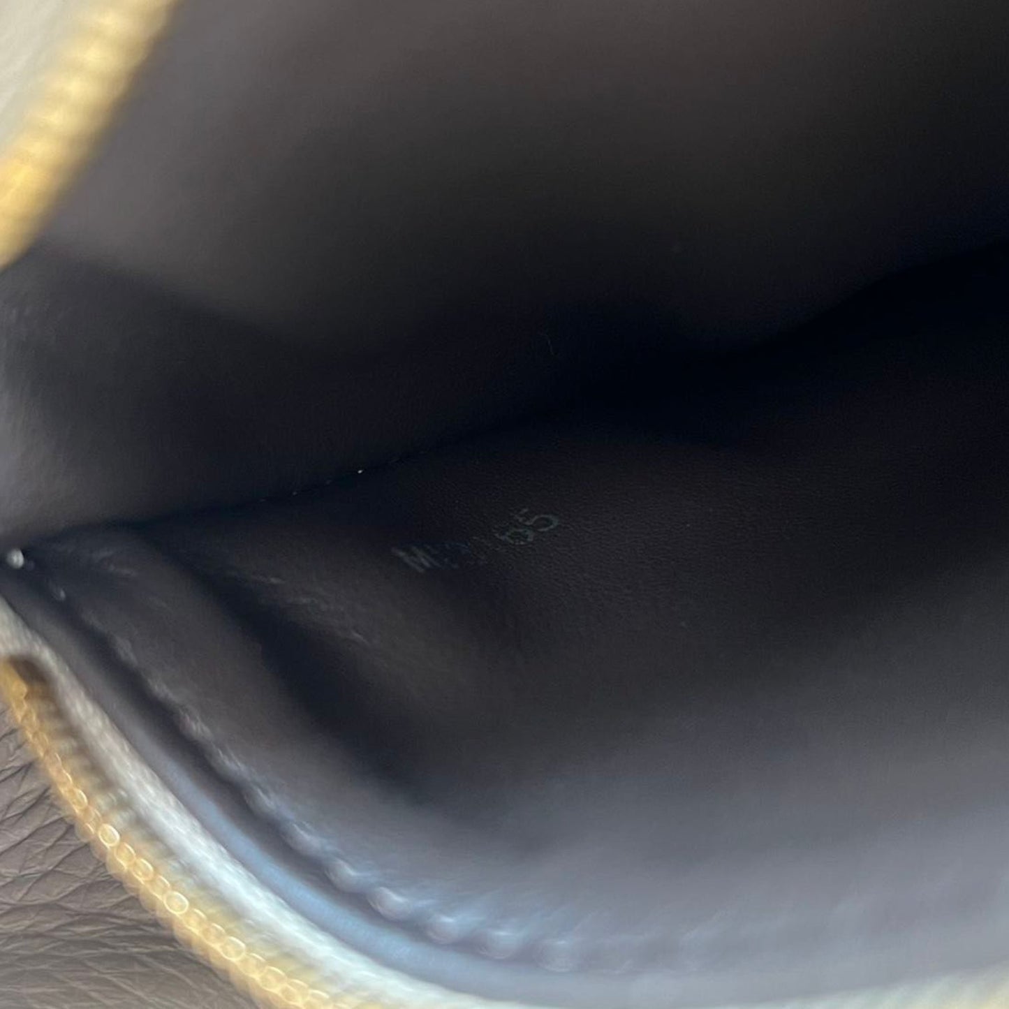 Louis-Vuitton Capucines BB GHW