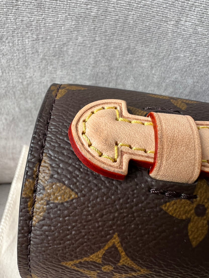 Louis Vuitton Pochette Metis East West Monogram (RRP £2,070)