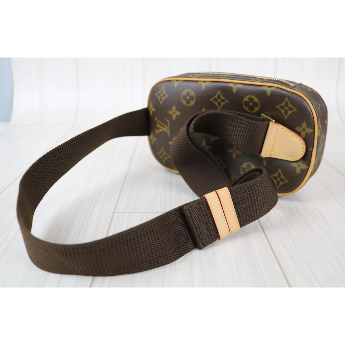 Rank S ｜ LV Monogram Pochette Ganju Shoulder Bag Body Bag ｜022604