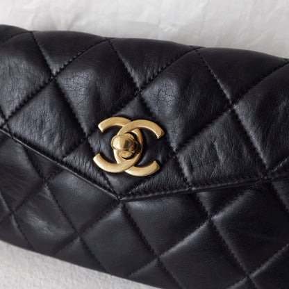 Chanel vintage quilted sheepskin CC belt bag+chain