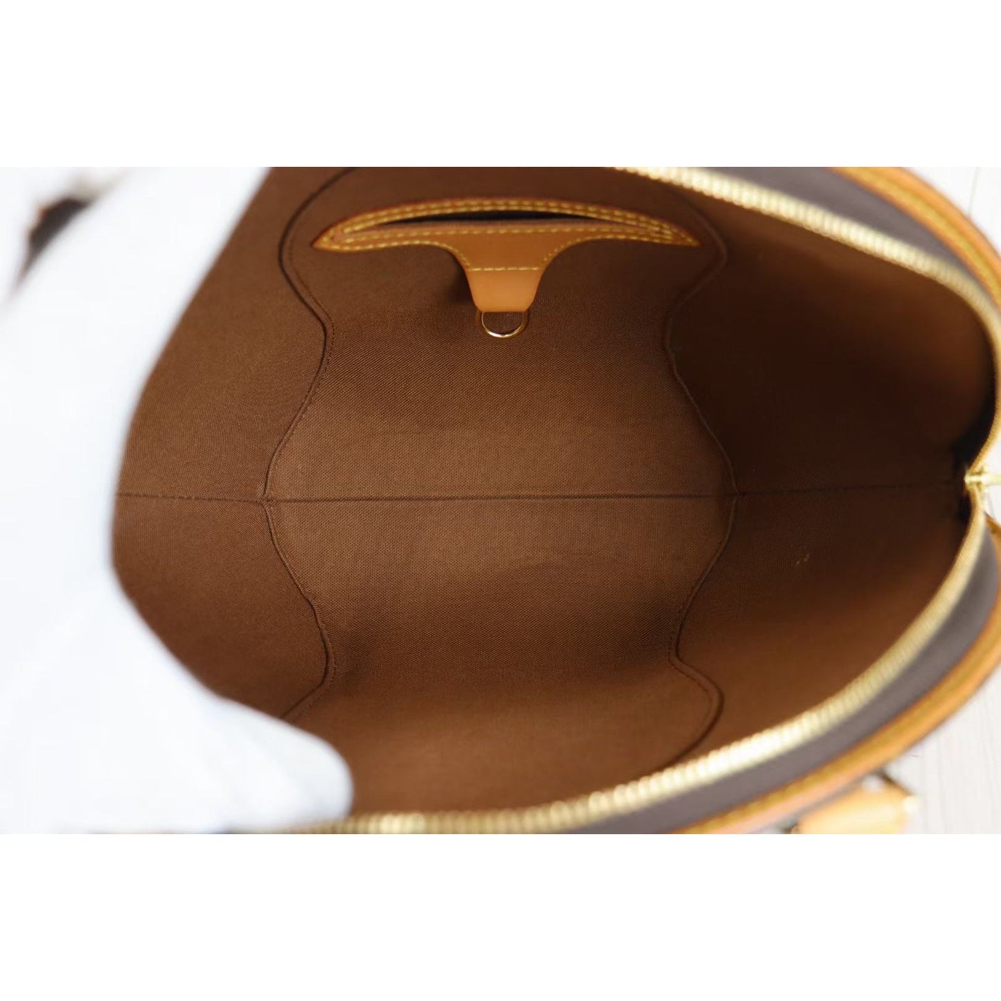 Rank SA ｜ LV Monogram Ellipse PM ｜082805