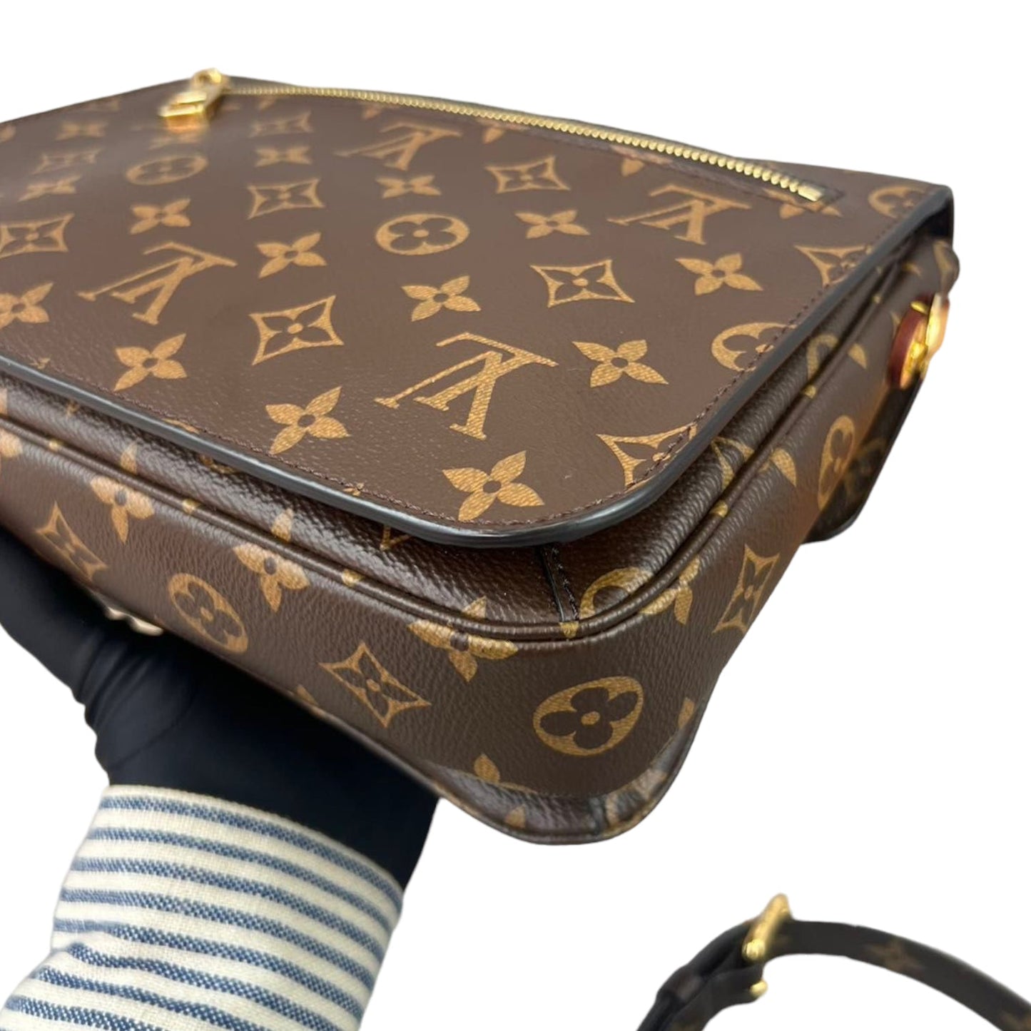 Louis-Vuitton Monogram Pochette Métis GHW
