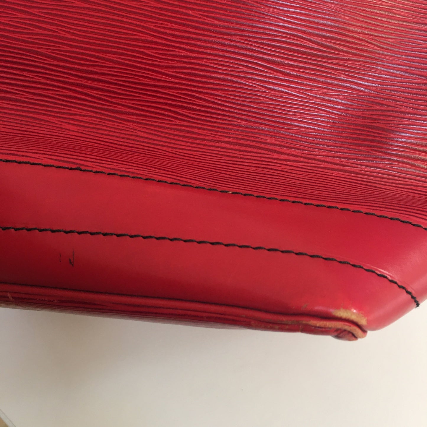 LOUIS VUITTON Noe Shoulder Bag in Red Leather