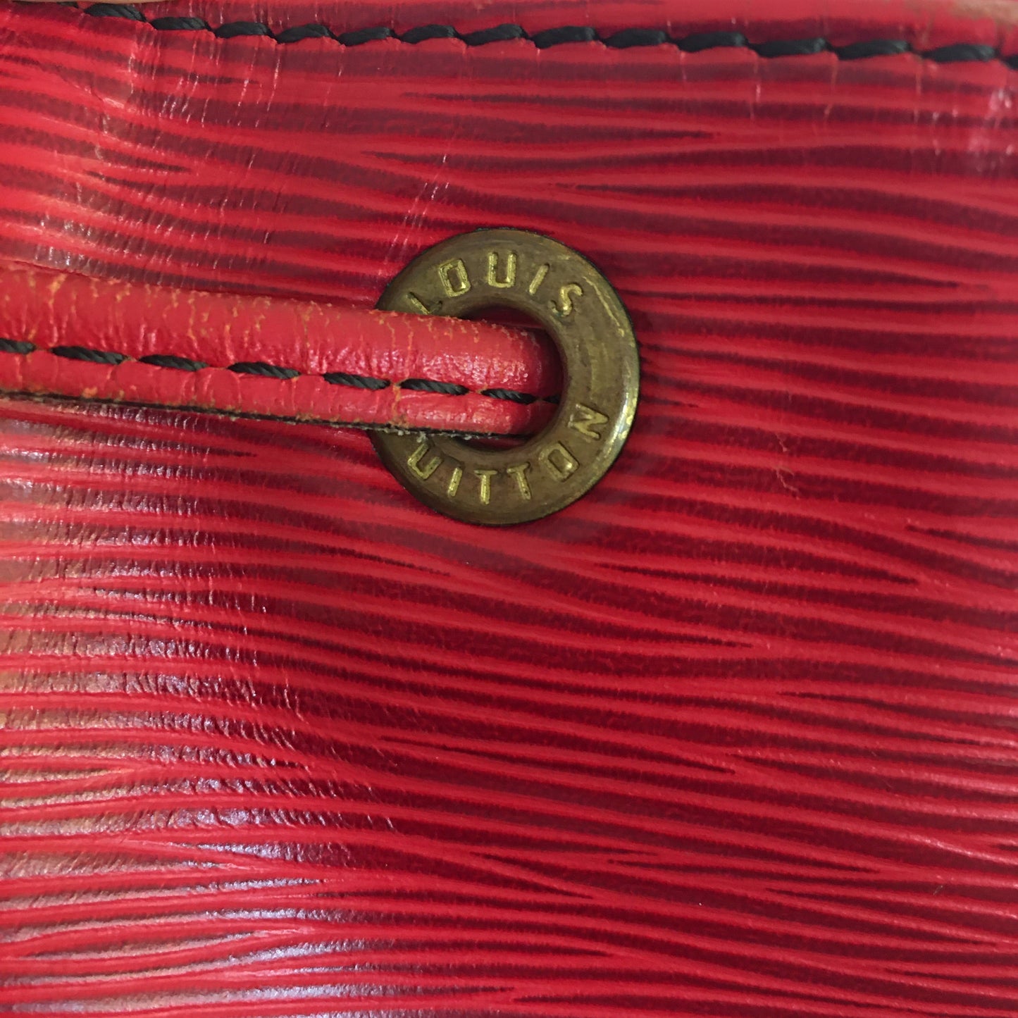 LOUIS VUITTON Noe Shoulder Bag in Red Leather