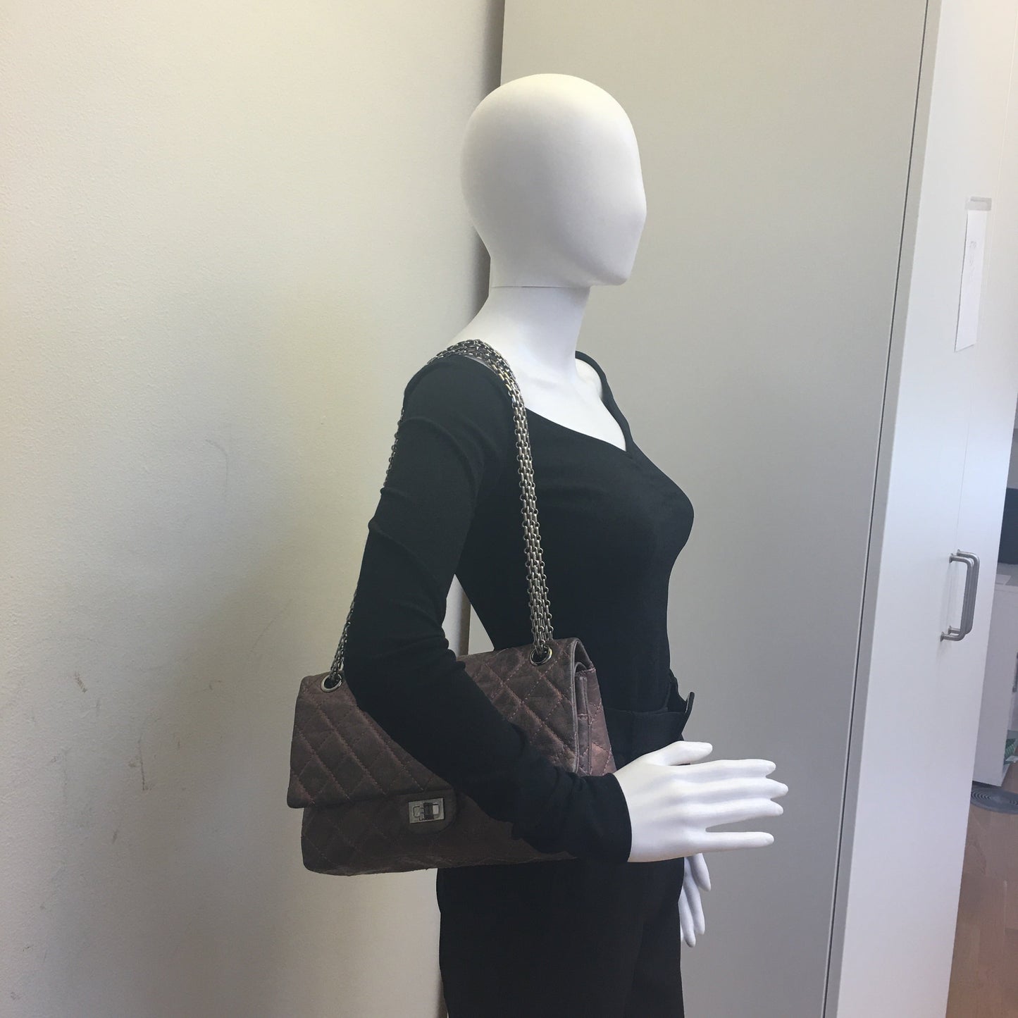CHANEL 2.55 Shoulder Bag in Metallic Leather