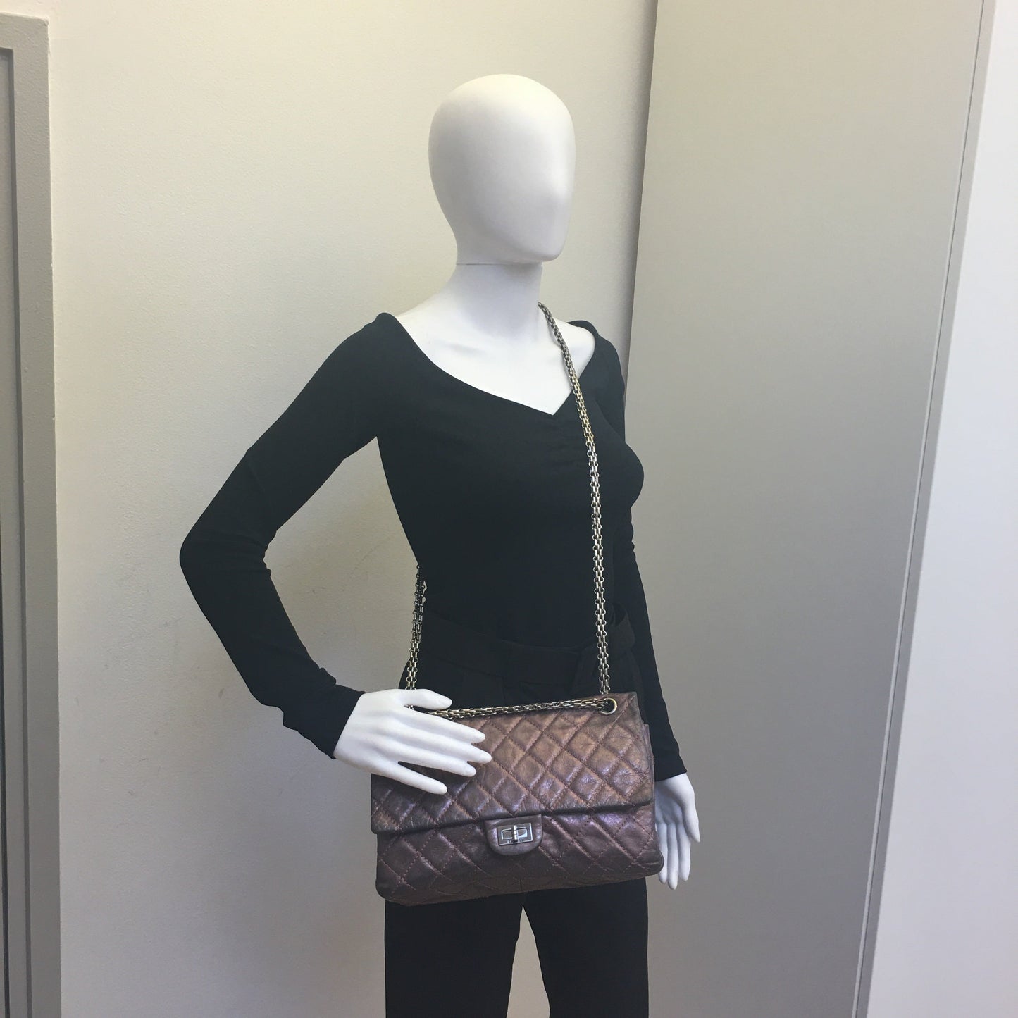 CHANEL 2.55 Shoulder Bag in Metallic Leather