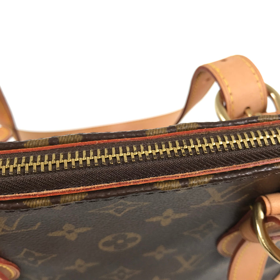 LOUIS VUITTON Shoulder Bag