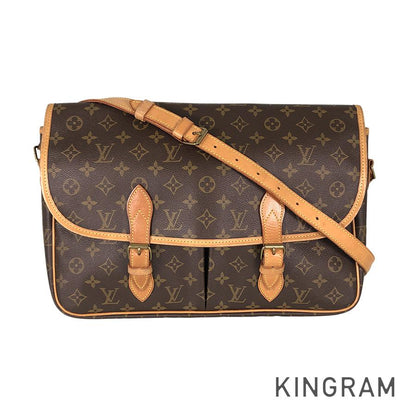 LOUIS VUITTON Shoulder Bag