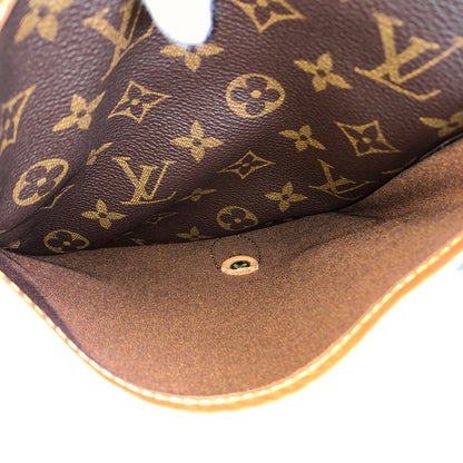 LOUIS VUITTON Shoulder Bag