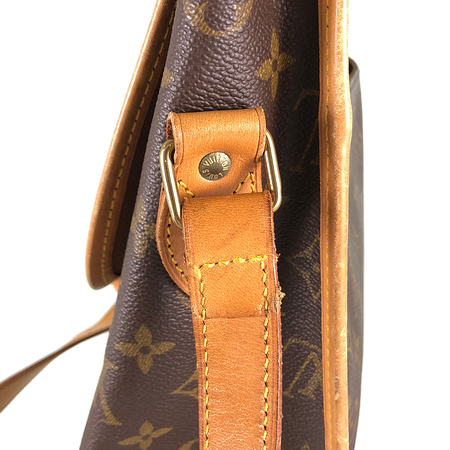 LOUIS VUITTON Shoulder Bag