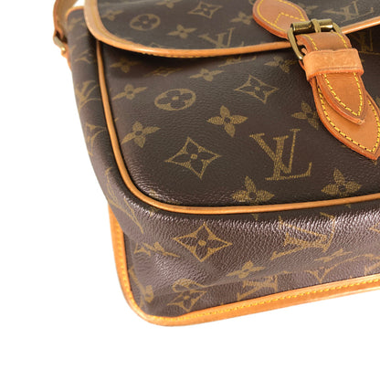 LOUIS VUITTON Shoulder Bag