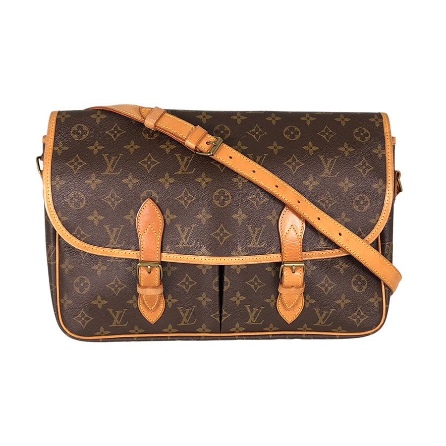 LOUIS VUITTON Shoulder Bag