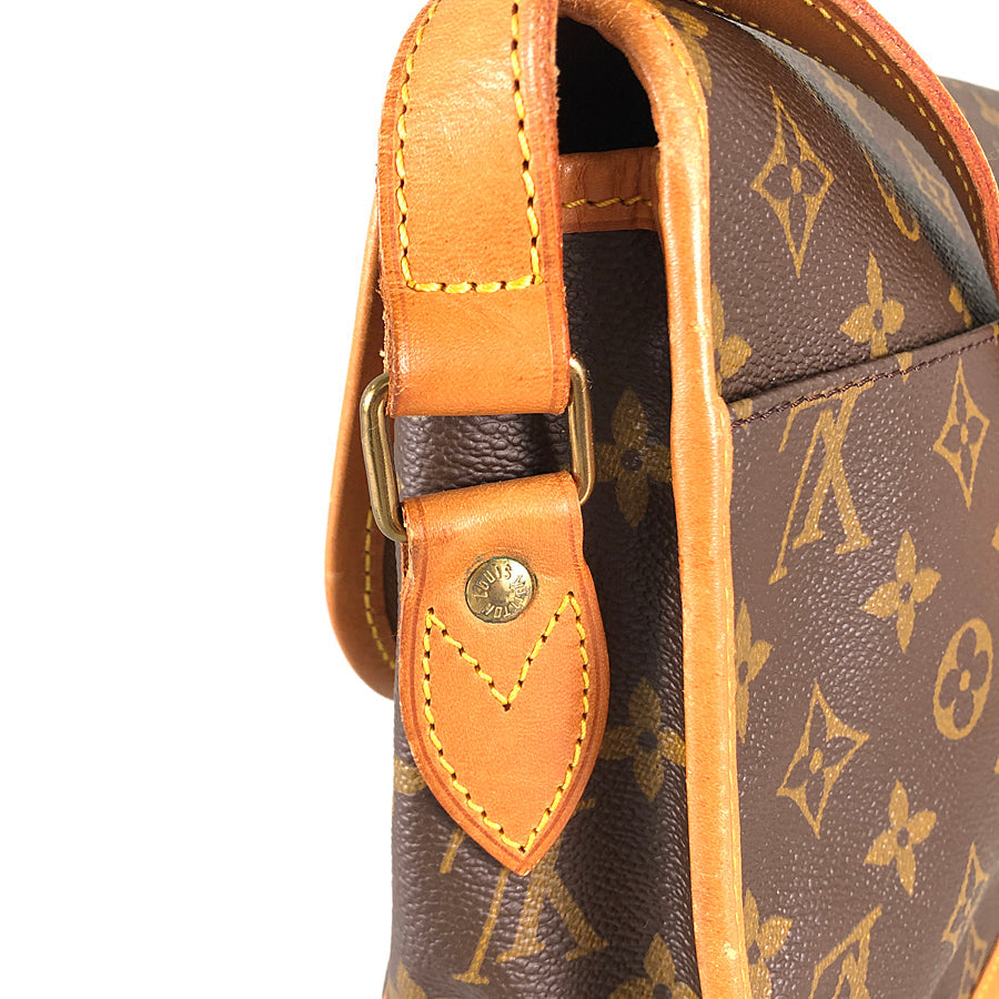 LOUIS VUITTON Shoulder Bag