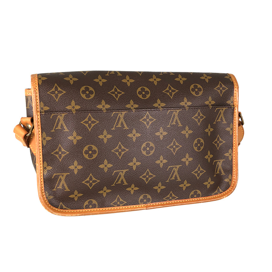 LOUIS VUITTON Shoulder Bag