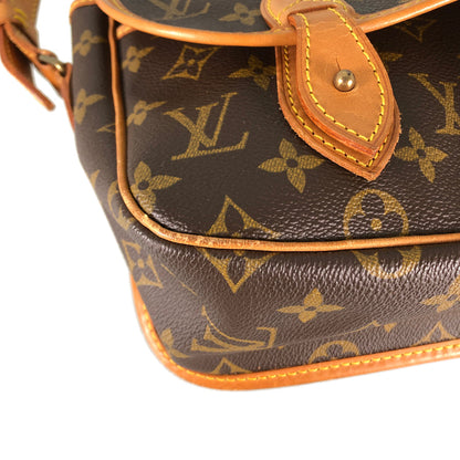 LOUIS VUITTON Shoulder Bag