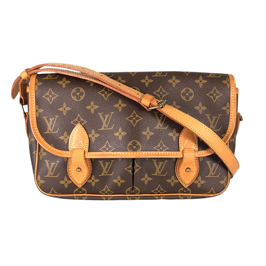 LOUIS VUITTON Shoulder Bag