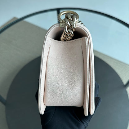 *Like New, 2021* Caviar Boy Old Medium 25CM Chevron Calfskin Leboy Light Pink LGHWNo 30