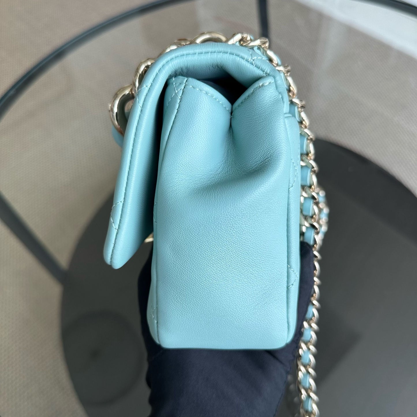 *Like New* 2020 Elegant Resin Chain Quilted Lambskin Light Blue GHW No 29