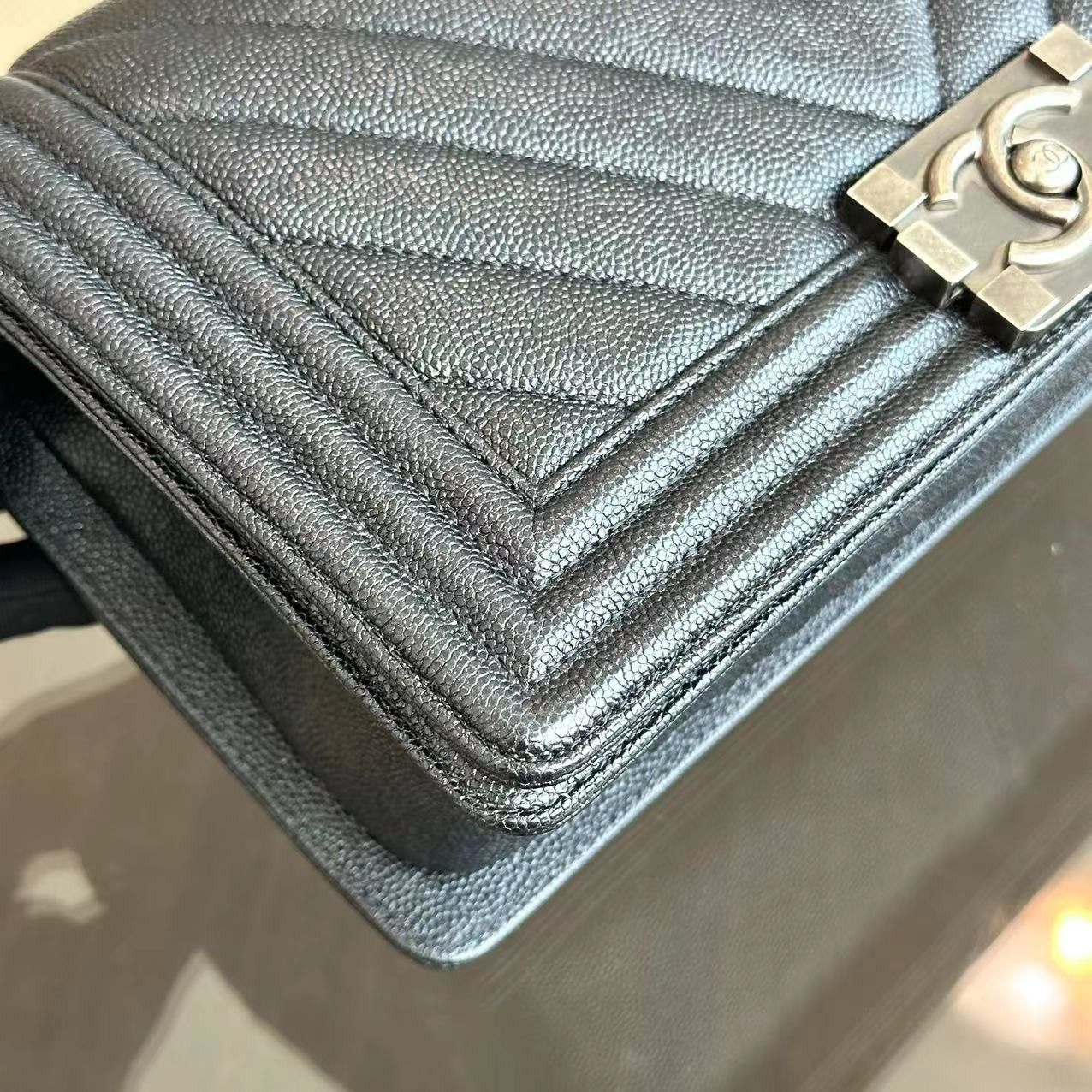 *Like New* Caviar Boy Chevron Old Medium 25CM Dark Blue No 26