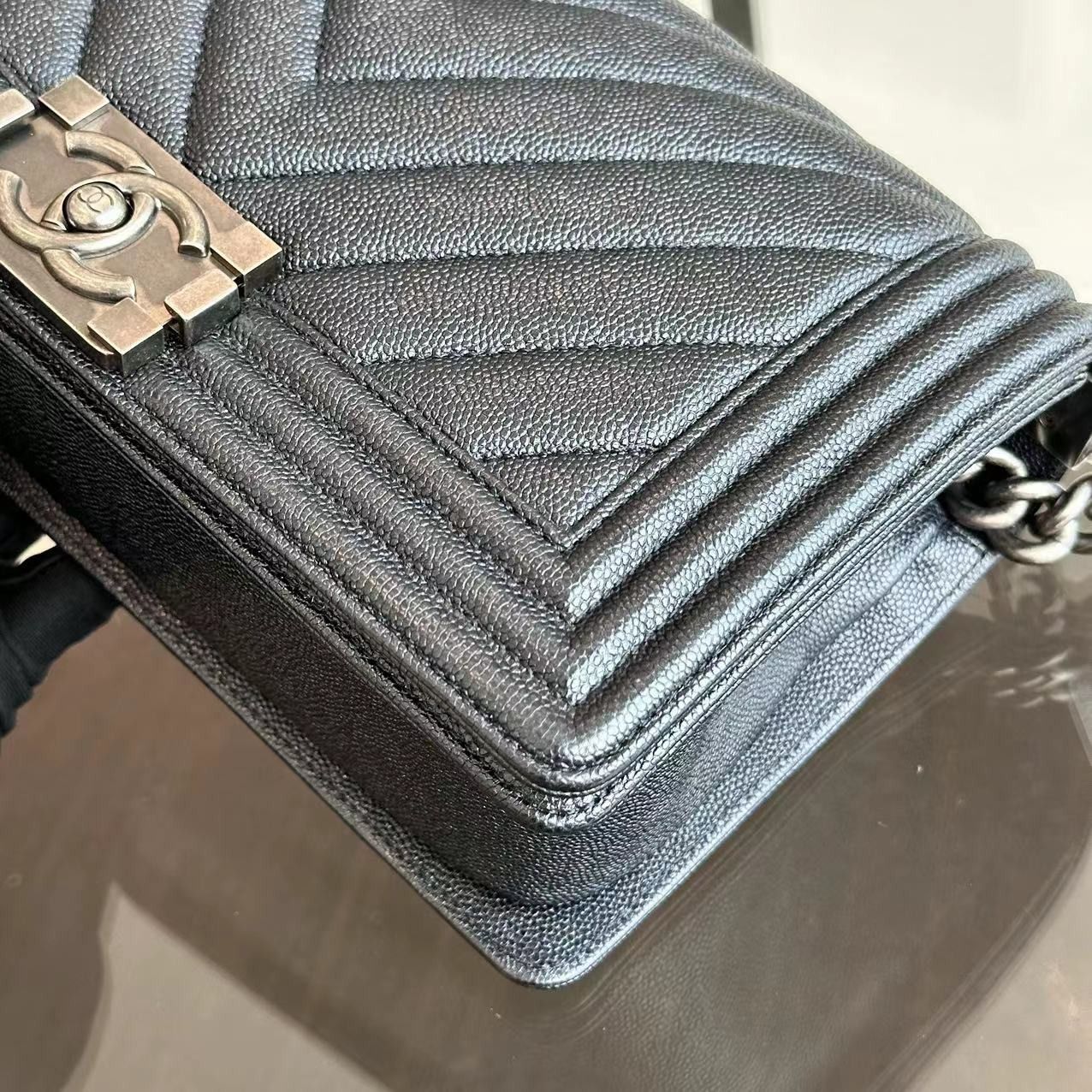 *Like New* Caviar Boy Chevron Old Medium 25CM Dark Blue No 26