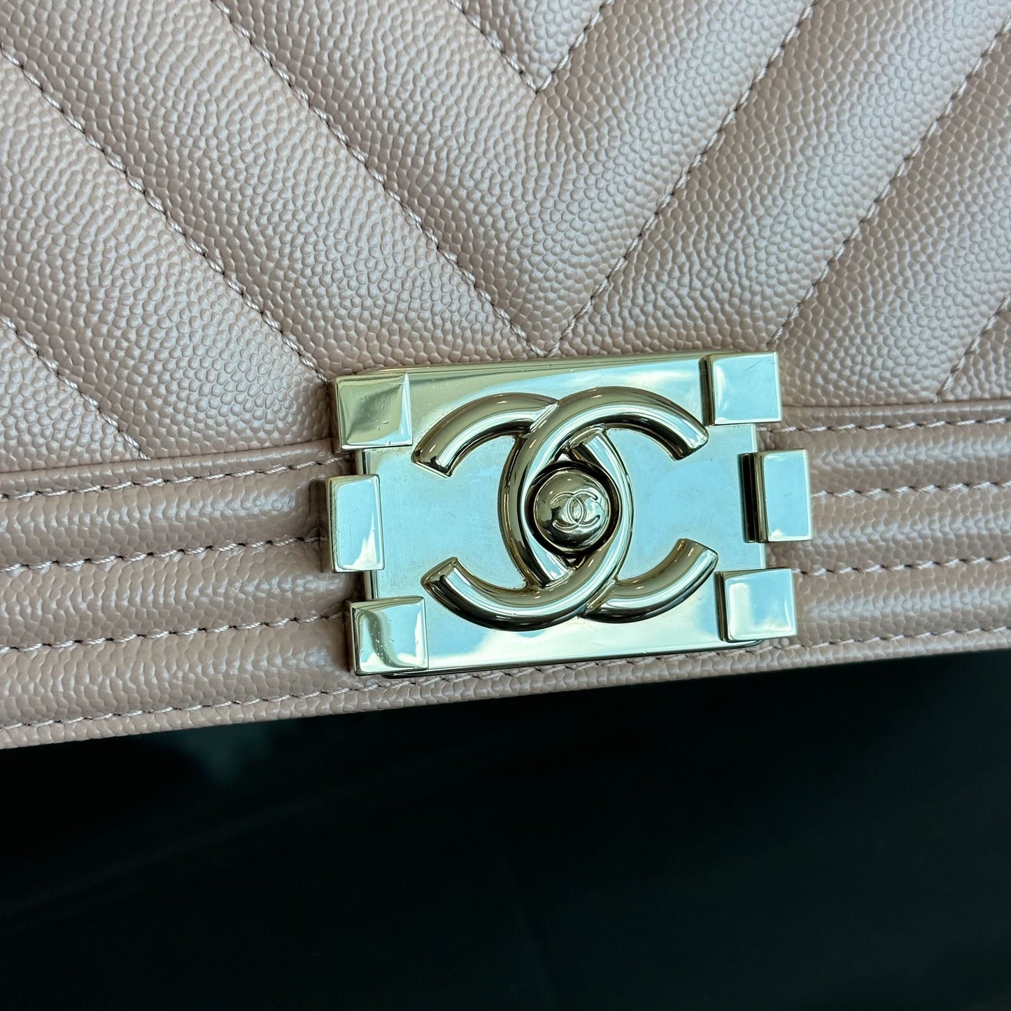 *Like New* Caviar Boy Old Medium 25CM Chevron Nude LGHW No 25