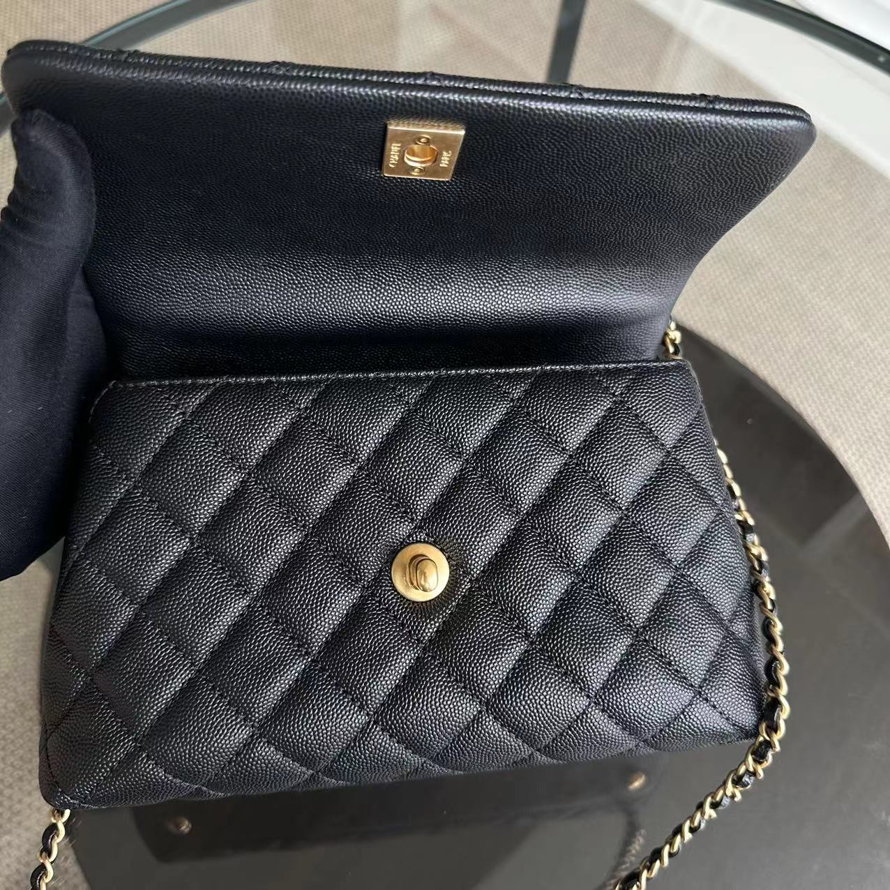 *Like New* Caviar Coco Handle Small Quilted Calfskin Exotic Handle Black GHW No 26