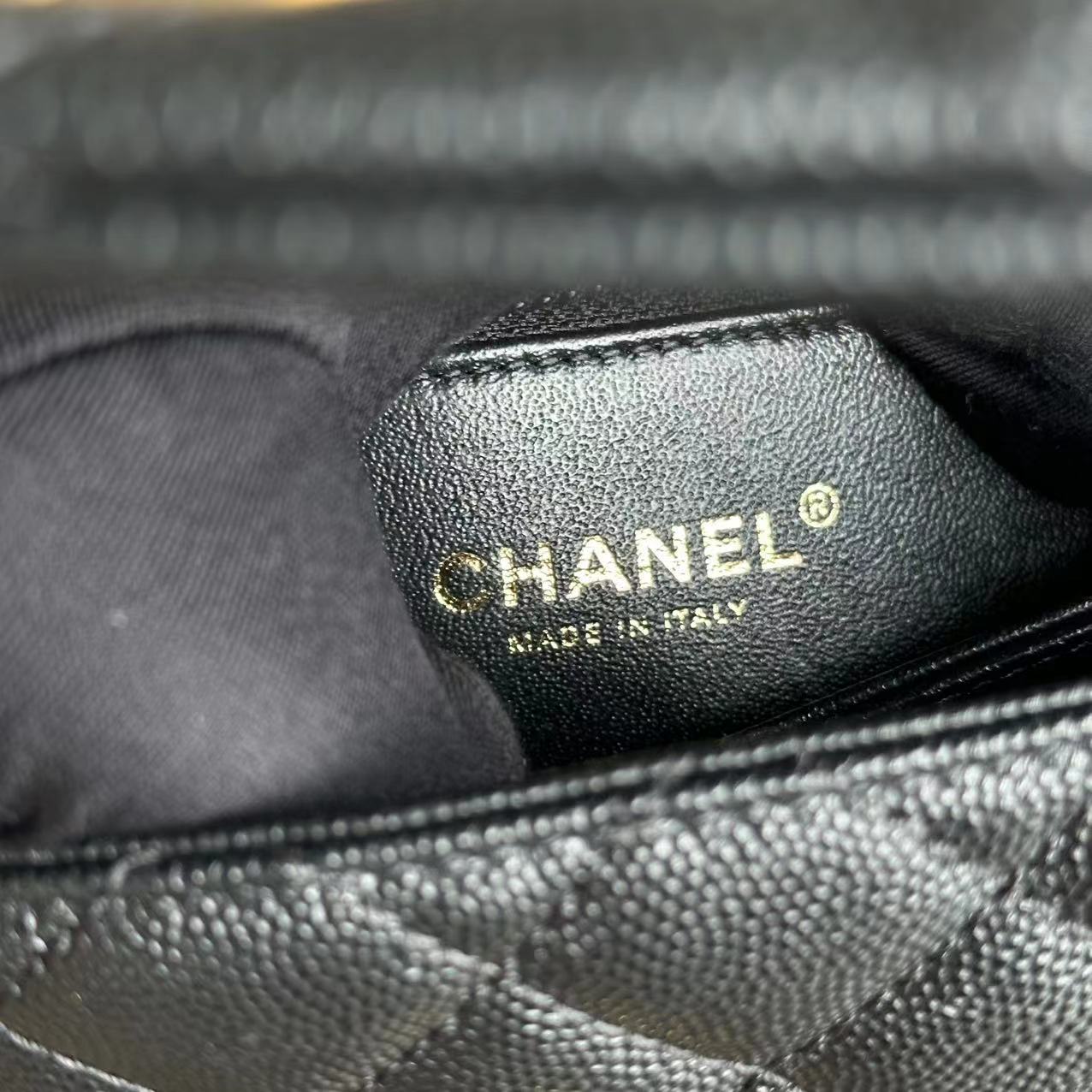 *Like New* Caviar Coco Handle Small Quilted Calfskin Exotic Handle Black GHW No 26