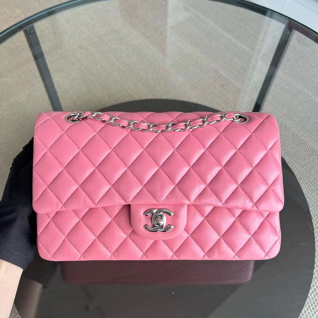 *Like New* Medium 25CM Double Flap Quilted Lambskin Silver Hardware Series 18