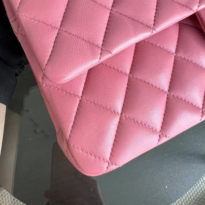 *Like New* Medium 25CM Double Flap Quilted Lambskin Silver Hardware Series 18