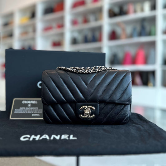 *Like New* Mini Rectangular 20CM Chevron Lambskin Black LGHW