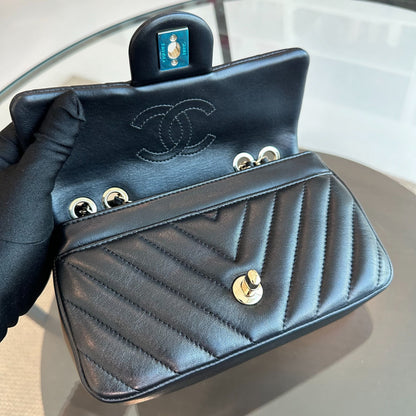 *Like New* Mini Rectangular 20CM Chevron Lambskin Black LGHW