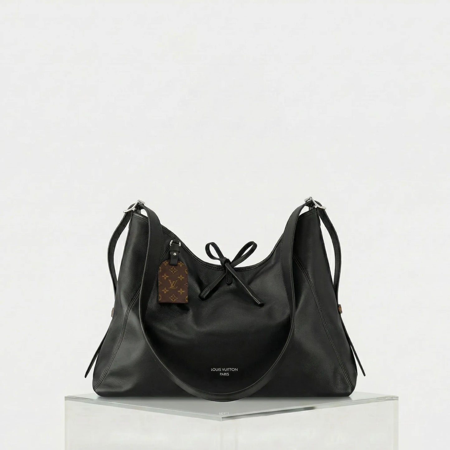 Louis Vuitton CarryAll Vibe MM, Front