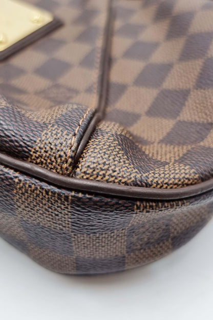 Damier Ebene Thames PM Brown
