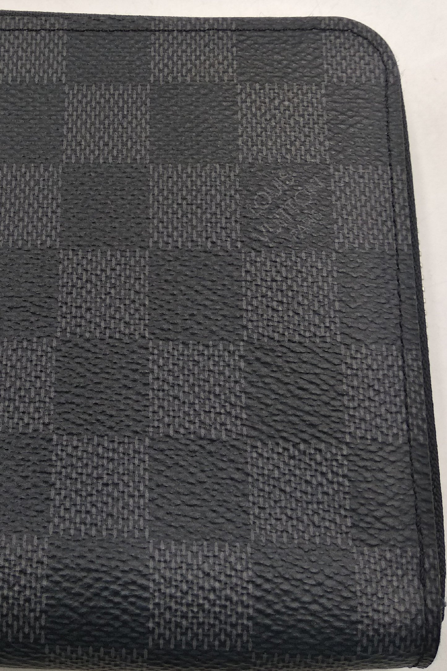 Damier Graphite Zippy Organizer Black