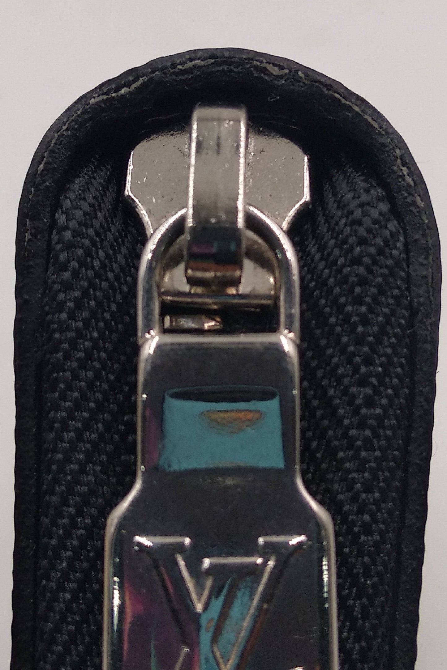 Damier Graphite Zippy Organizer Black