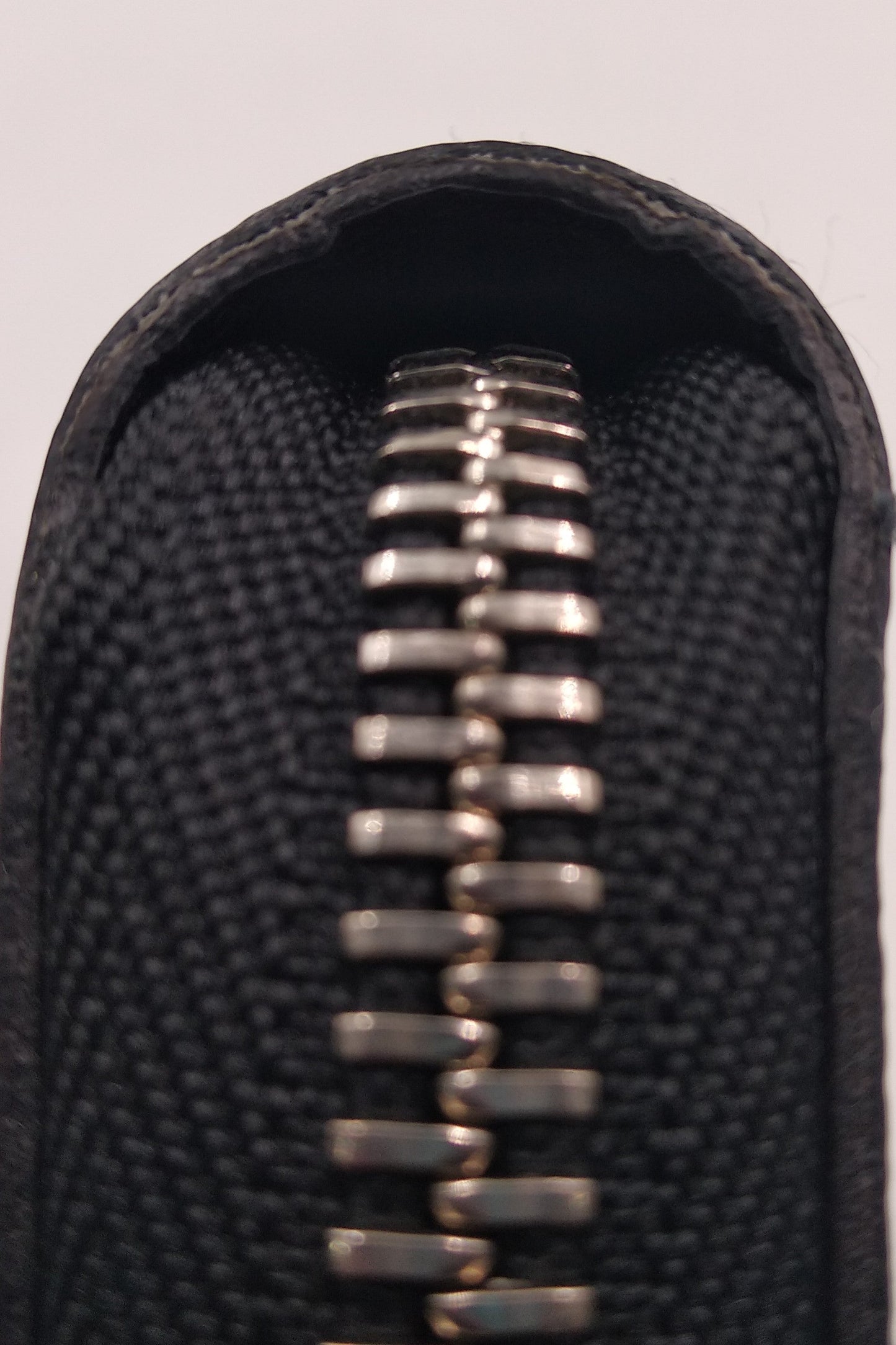 Damier Graphite Zippy Organizer Black