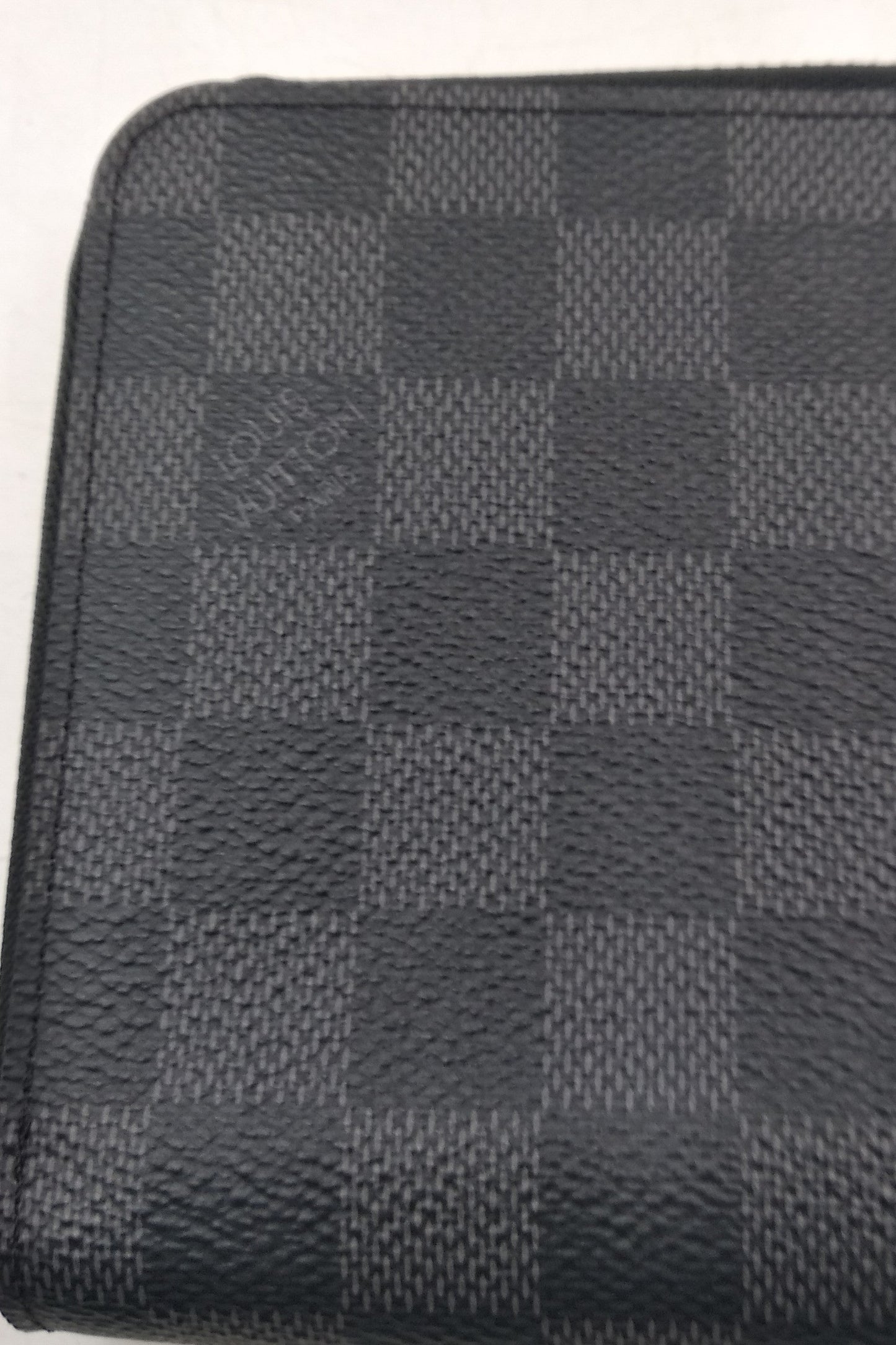Damier Graphite Zippy Organizer Black
