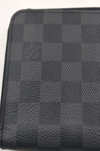 Damier Graphite Zippy Organizer Black