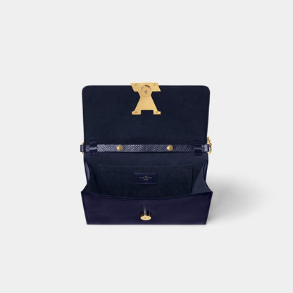 Pochette Louise Varnished Epi Cowhide Leather