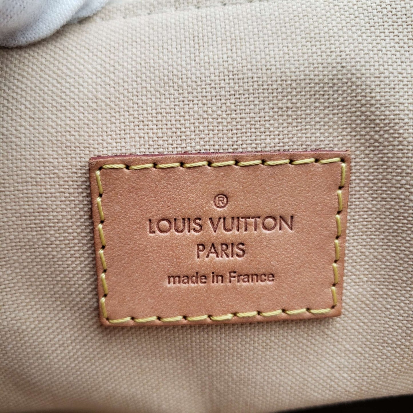 Louis Vuitton Siracusa MM Shoulder Bag