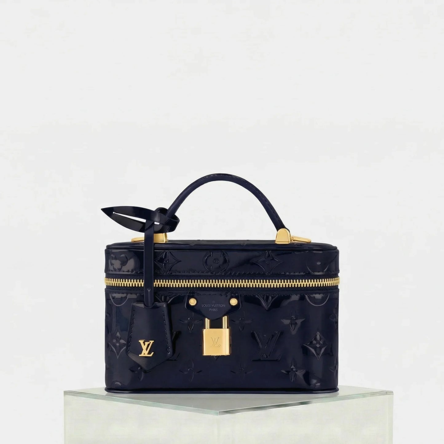 Vanity Chain Pouch Monogram Vernis