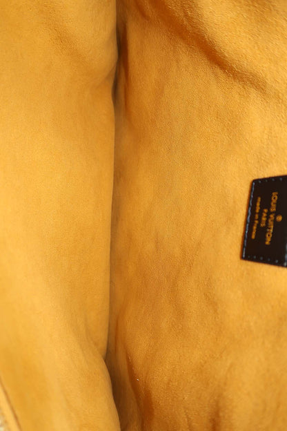 Monogram Coussin MM Noir