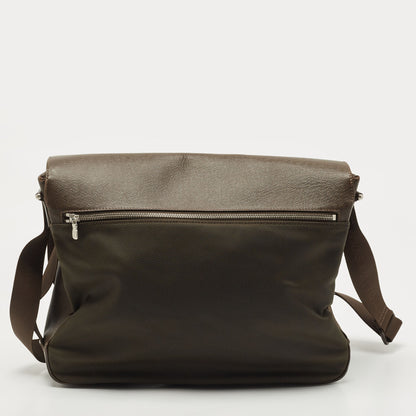 LOUIS VUITTON Black/Green Taiga Leather Dersou Messenger Bag