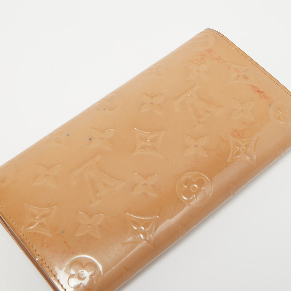 LOUIS VUITTON Noisette Monogram Vernis Sarah Wallet