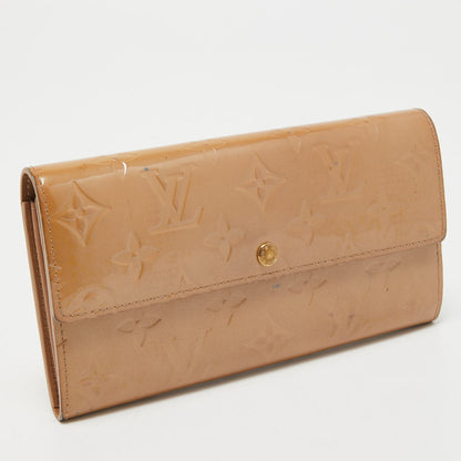 LOUIS VUITTON Noisette Monogram Vernis Sarah Wallet