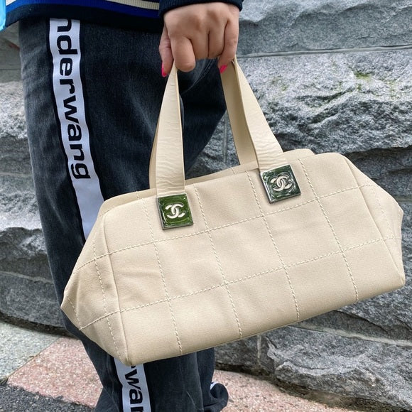 CHANEL vintage beige handbag