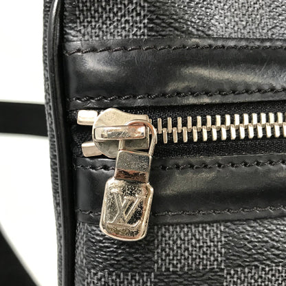 LOUIS VUITTON Shoulder Bag