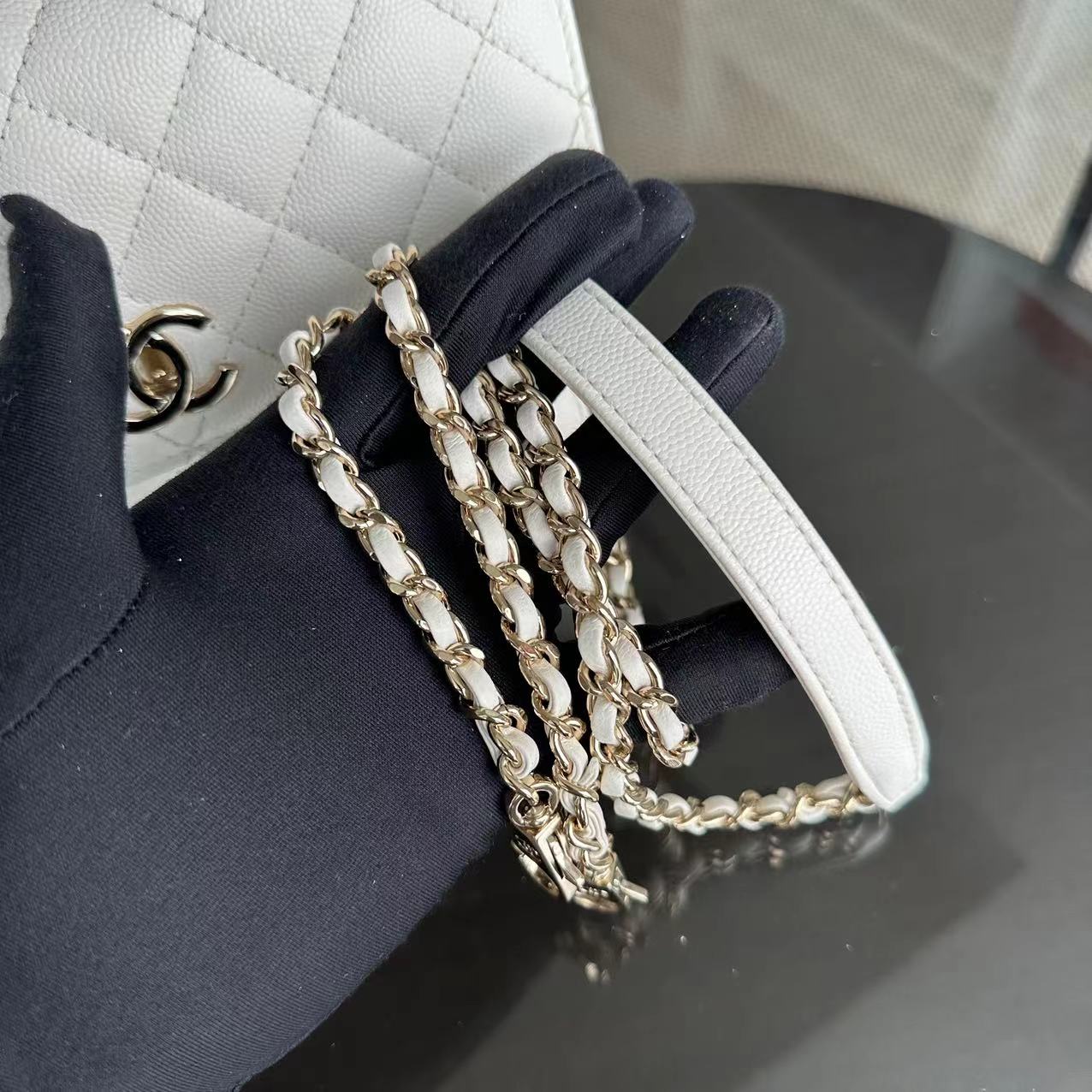 *Microchip* Caviar Coco Handle Small Quilted Calfskin Microchip White GHW
