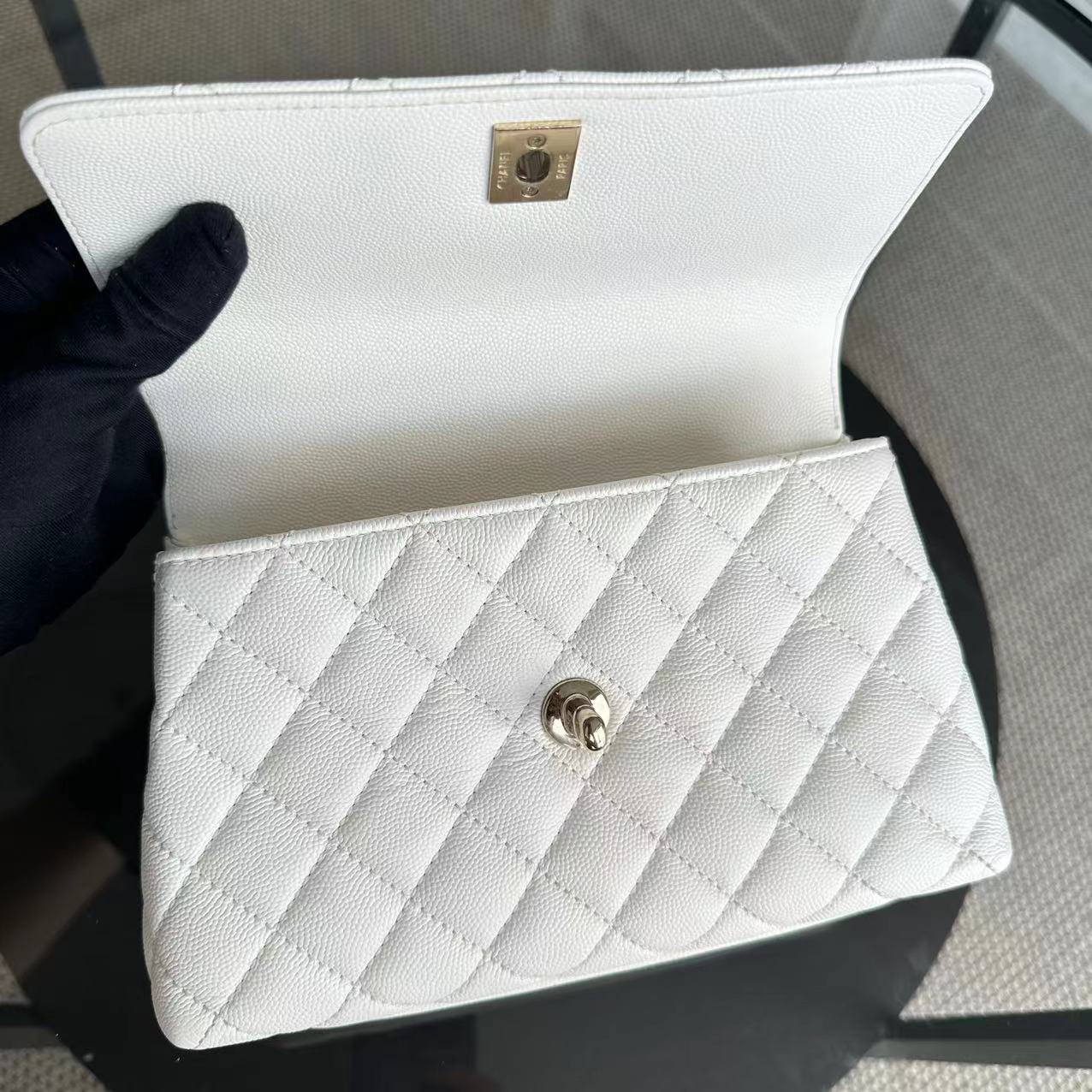 *Microchip* Caviar Coco Handle Small Quilted Calfskin Microchip White GHW