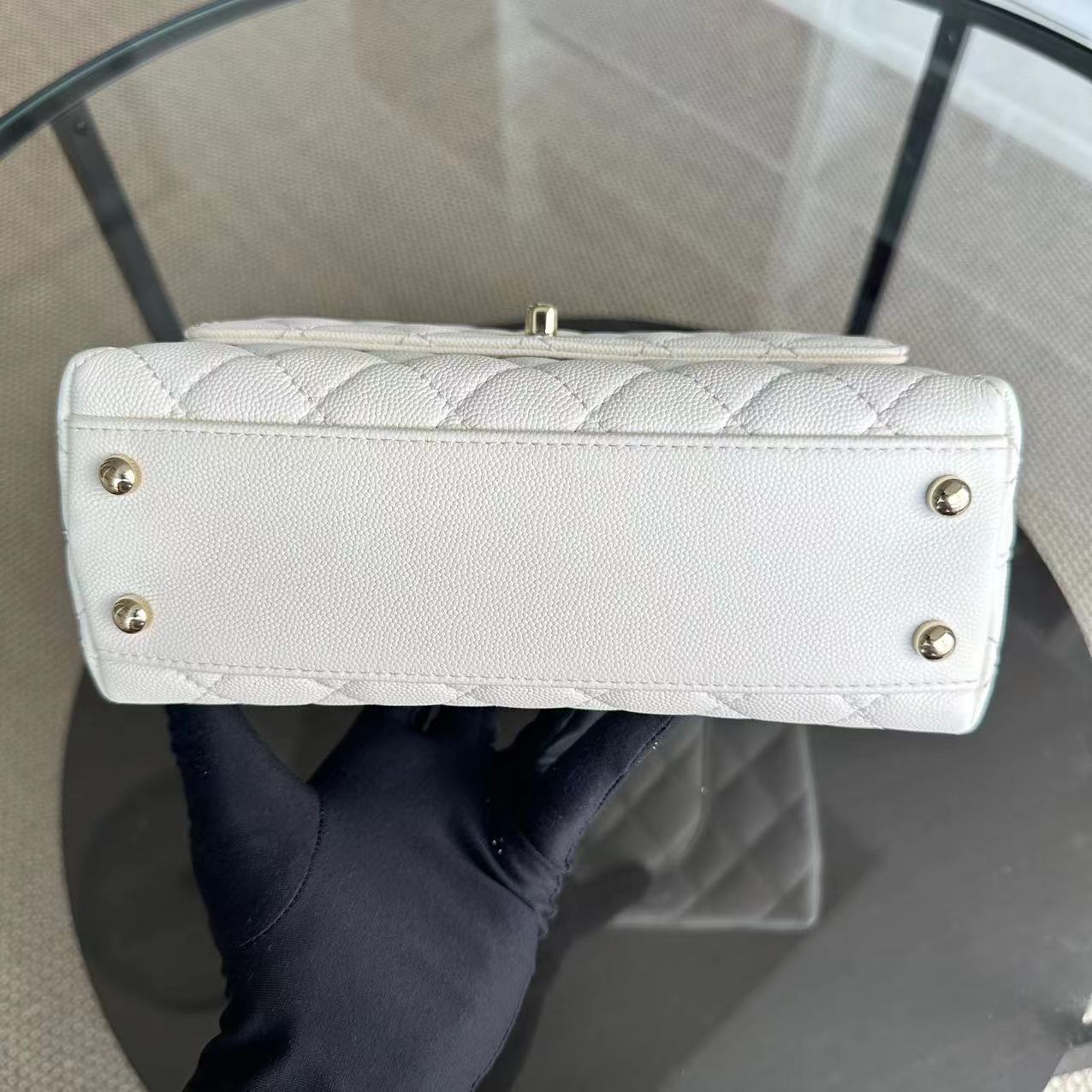 *Microchip* Caviar Coco Handle Small Quilted Calfskin Microchip White GHW
